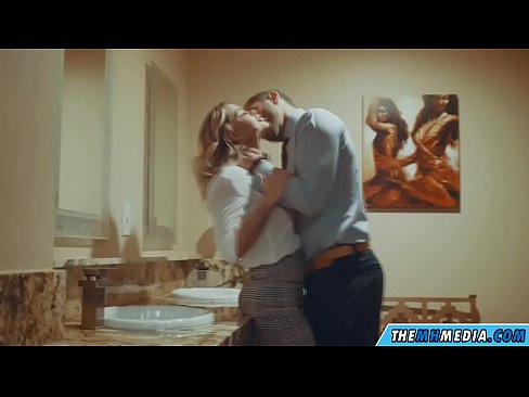 ❤️ Том биетэй шаргал үст таныг нийтийн бие засах газар уруу татах үед ❤️❌ Зовох видео mn.desixxxtube.ru ️❤